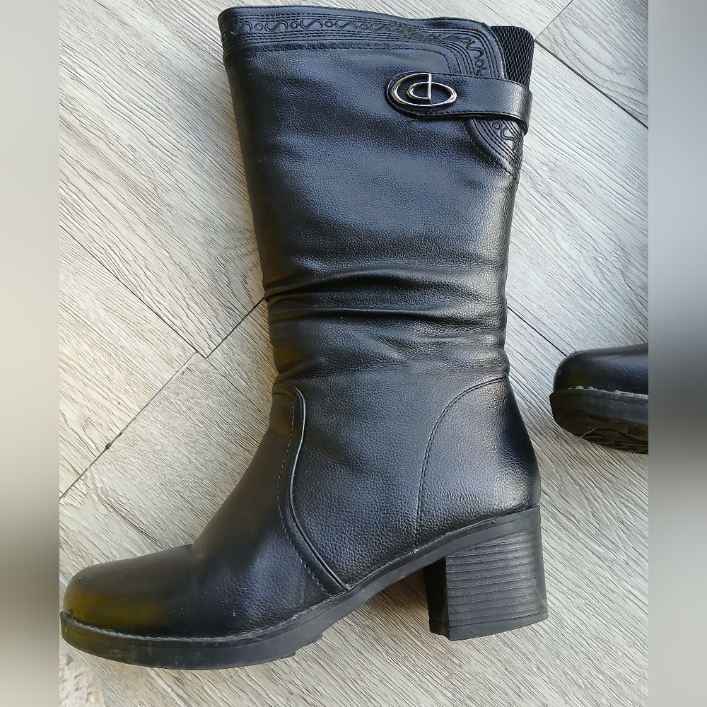 Canada Comfort Black Knee-High Warm Boots, Size 8